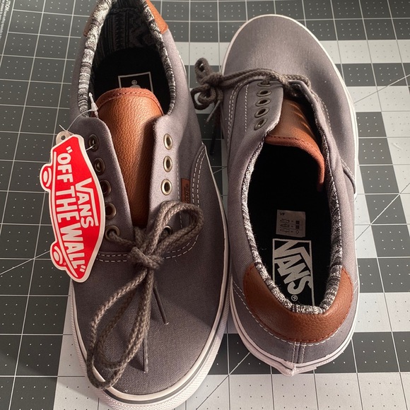 New Vans off the wall skater shoes - Picture 1 of 5
